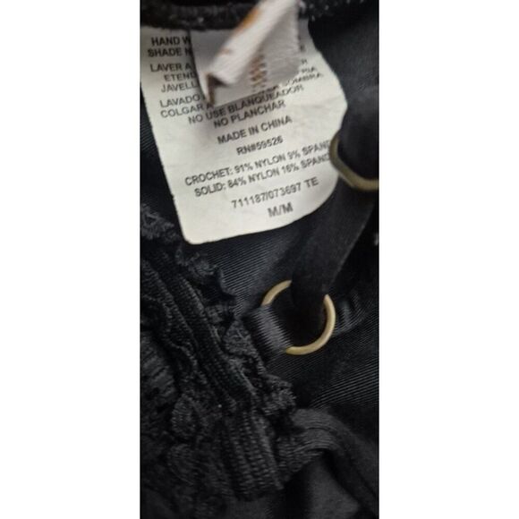 BECCA Color Play Crochet High Neck One-piece Bathingsuit Women's Size Medium - Picture 7 of 8